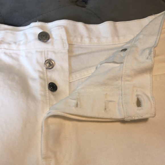 Levi's white Jean shorts - Picture 2 of 6